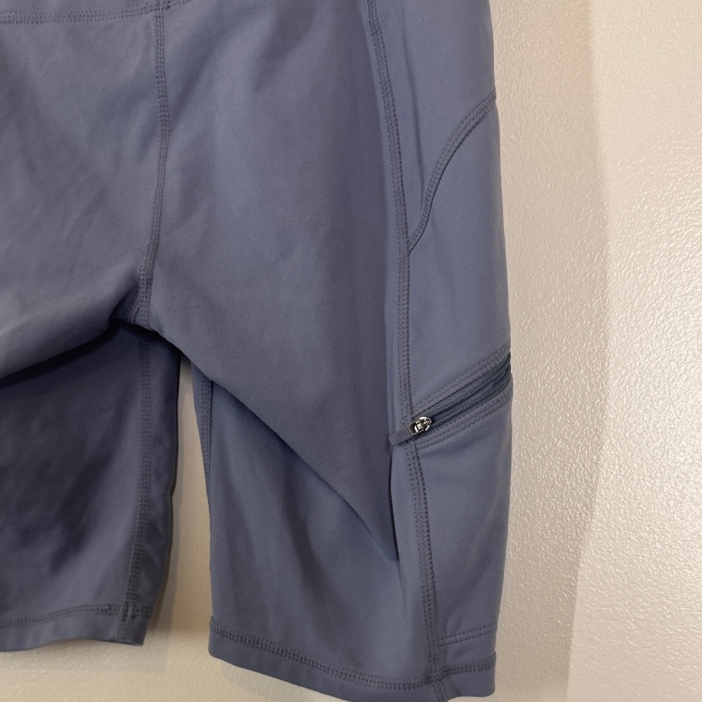 Athleta Women's gray/blue Bike Shorts Small with zipper pockets on thigh EUC - Picture 8 of 13